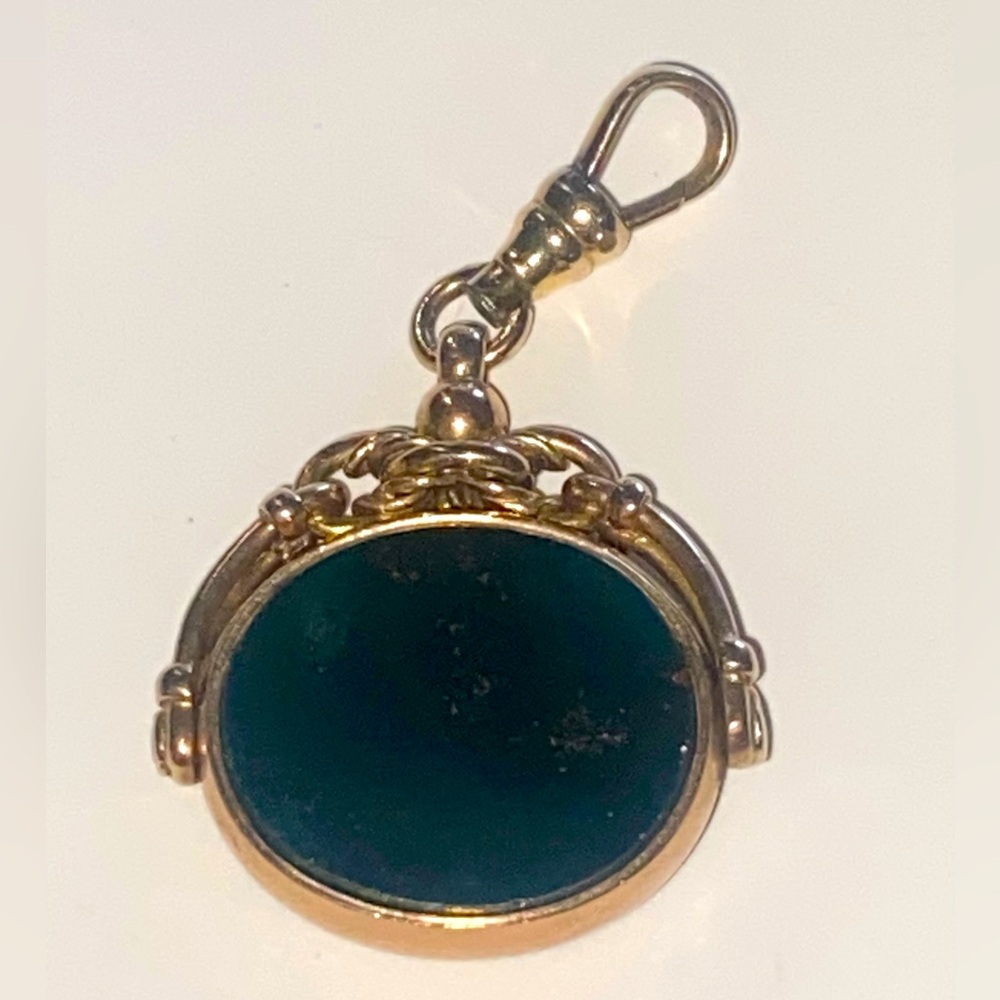 Antique 9Kt Gold British Spinner Pendant